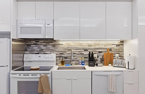 Cleveland Apartment | Close to Downtown | Near Museum | Little Italy