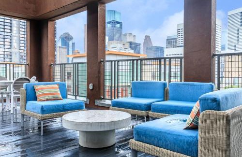Central Business District Apartment | Close to Everything in Downtown King bed Free Onsite Parking and WiFi