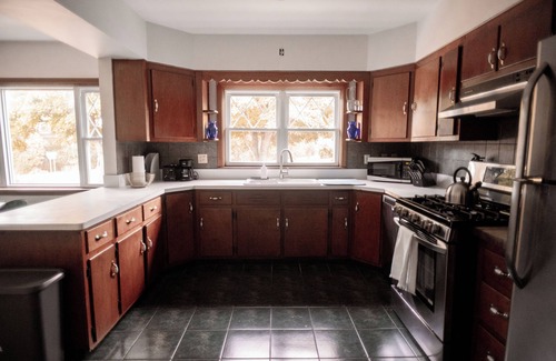 Geneva House | Close to everything. Minutes to wineries and breweries along Seneca Lake.