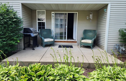 Rockford Condo | Close to everything! nRockford condo off State St & Mulford