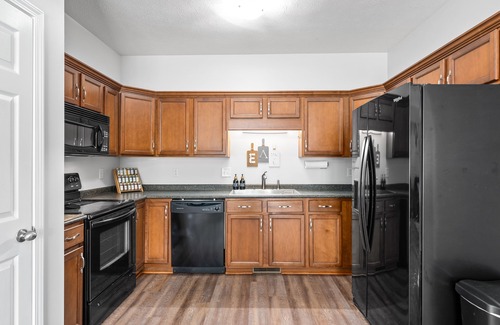 Clarksville House | Close to everything in Clarksville and Fort Campbell; Dog-friendly Townhome.