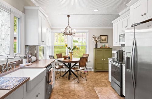 Green Lake House | Close to Everything - Best Value