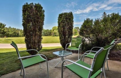 Harbor Springs Condo | Close to Fitness Center, Pools. Condo #11 - 2 Bedroom, 1 Bath furnished condo.