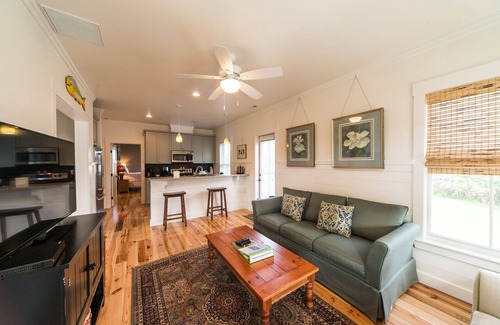 Charleston House | Close To Folly Beach & Charleston, Charming, Quiet, Comfortable