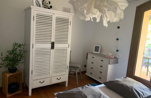 Saint-Julien Bed & Breakfast | Close to Gréoux les bains, 1 bedroom for 2 + a small one for 1 and the swimming pool!
