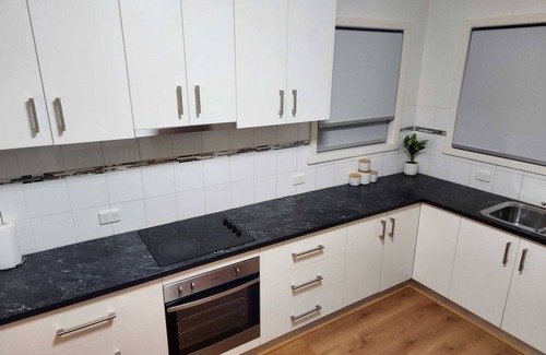 Shepparton House | Close to gv hospital cozy house north shepparton