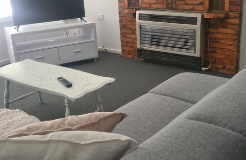 Shepparton House | Close to gv hospital cozy house north shepparton
