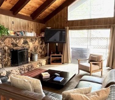 Pioneer Trail House | Close To Heaven With Hot Tub, Wet Bar & Game Room