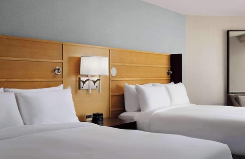 South Redondo Hotel | Close to Hermosa Beach Pier! 2 Comfortable Units with Balcony, Pets Allowed