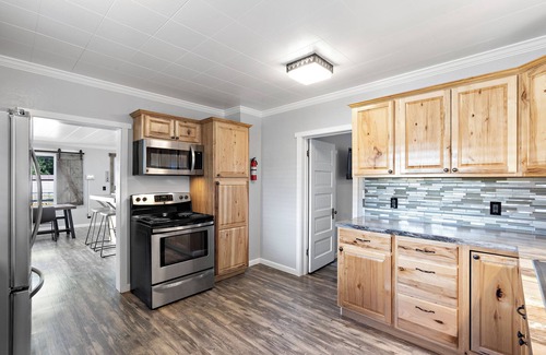 Wallace House | Close to Hiawatha Tr. and Skiing w/HOT TUB