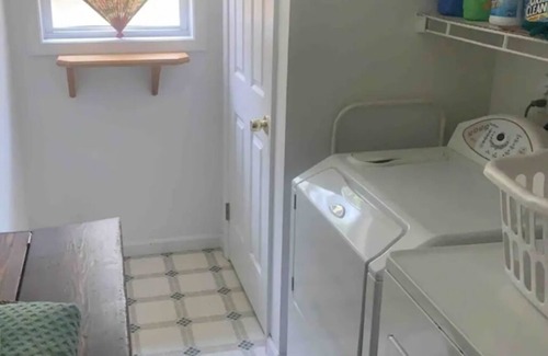 Stone Ridge House | Close to Hiking Trails-Skiing! Located In a quiet Home with Mountain View