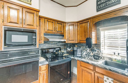 Waycross House | Close to Hospital & Dtwn! Quiet Waycross Home