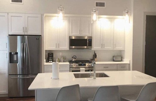 Central Business District Apartment | Close to Hospitals & close to the French Quarter! 2BR Unit 202