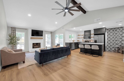 Grogan's Mill House | Close to I45 * The Woodlands * Pet Friendly