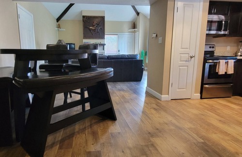 South Scottsdale Condo | Close to it ALL! Old Town Mins Away, Short Drive to ASU Campus, Garage Prking, Workstation w/Printer