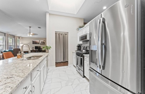 Round Rock House | Close to Kalahari King Beds Fast Wifi 3BR