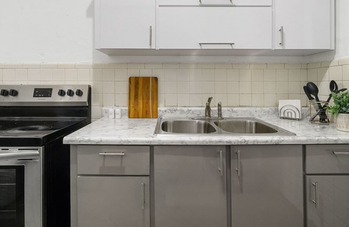 Condado Apartment | Close to La Placita, Beach, Restaurants. & Murals. 10 minutes to the Airport