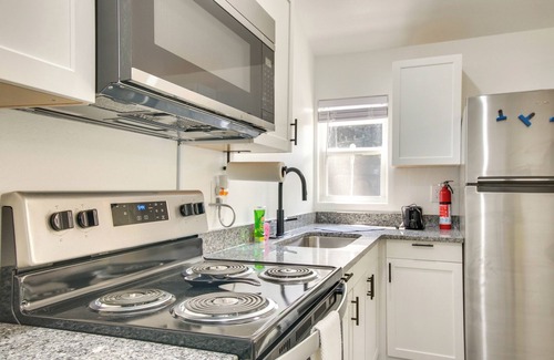 Grove Cottage | Close to Lake: Grove Cabin w/Shared Fire Pit!