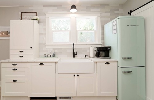 South Haven House | Close to Lake MI & SoHa | Bikes included | Hot tub