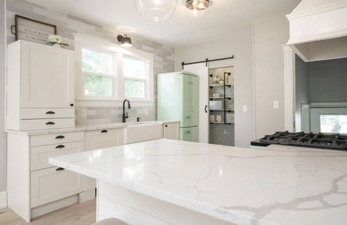South Haven House | Close to Lake MI & SoHa | Bikes included | Hot tub