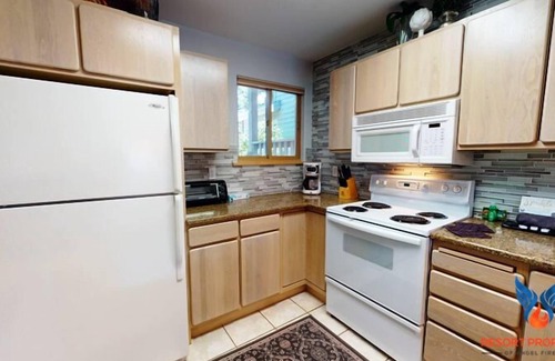 Angel Fire Condo | Close to Lifts | Executive-Style | Fireplace | Mountain Haven 14