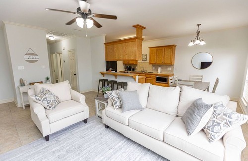 Highlands - Perkins Condo | Close to LSU & Hospitals, Extended Stays Welcome