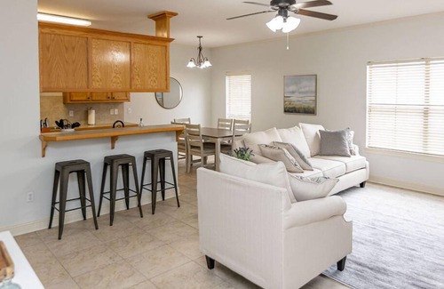 Highlands - Perkins Condo | Close to LSU & Hospitals, Extended Stays Welcome