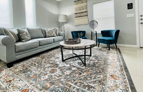 McAllen Condo | CLOSE TO MALL⭐Best Location♥Luxury Living