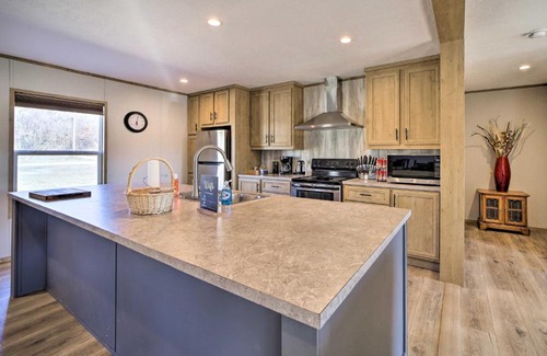 Afton House | Close to Marinas Bernice Home with Large Yard