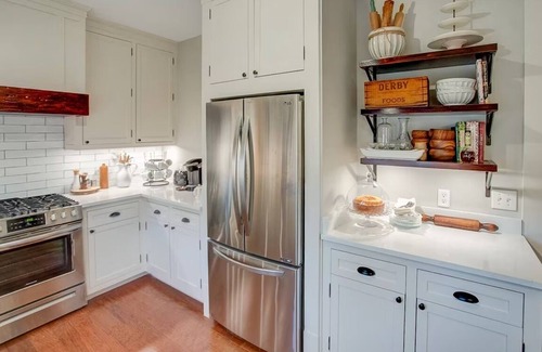 Lebanon House | Close to McKendree, Scott AFB & St. Louis