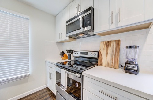 Foster Place House | Close to Med Center, Nrg, Dt 3br 2ba Longer Stays B