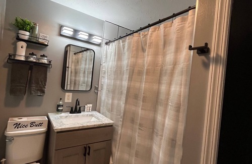 South Bend House | Close to ND Oasis - Remodeled kitchen with outdoor fire pit
