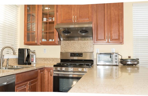 East Side Costa Mesa Condo | Close to Newport Beach And Disneyland