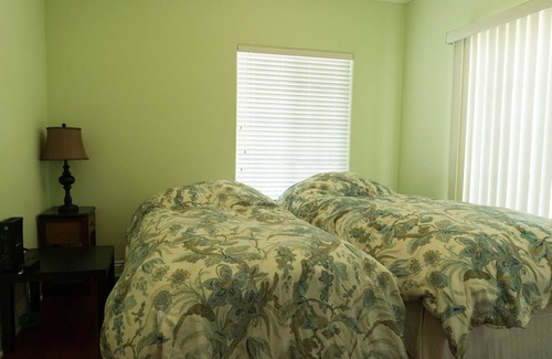 East Side Costa Mesa Condo | Close to Newport Beach And Disneyland