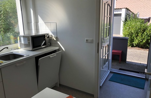 Ochsenfurt House | Close to Old town: 7min walk across Old Bridge to my pension w. balcony @ garden