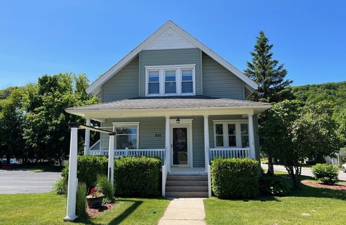 Munising House | Close to Pictured Rocks National Lakeshore
