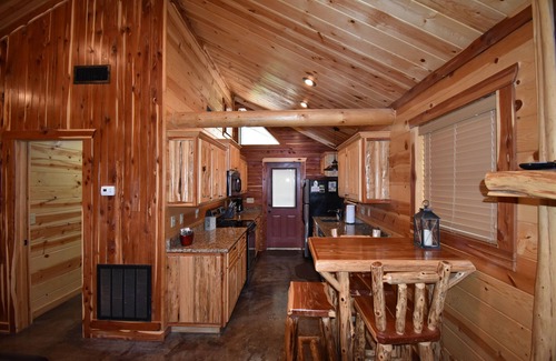 Hochatown Cabin | Close to restaurants & state park. Sleeps 2. Hot tub.