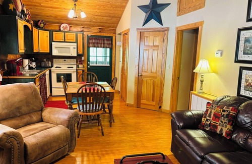 Sevierville Cabin | Close to Sevierville Convention Center, Wilderness Resort, downtown Sevierville!