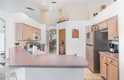 Orange Tree House | Close to Shops, Theme Parks & Restaurants with Pool, Spa & Games Room (16026)