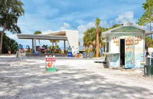 Gulf Gate Estates Apartment | Close to Siesta Key, Shopping, Restaurants & More!