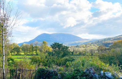 Brynrefail House | Close to Snowdon with Mountain views of Snowdonia