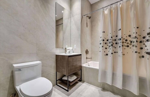 Port Morris Hotel | Close to Stadium Studio 2Q BR | Mott Haven