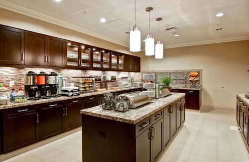 North Los Altos House | Close to Stanford, US 101, and nature