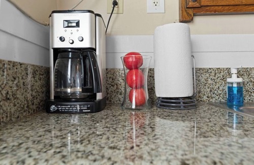 Midtown Sacramento Apartment | Close to State Capitol | Mins to Southside Park