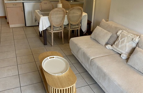 Levernois Apartment | Close to the golf course, the Cité du Vin and the Hospices de Beaune!