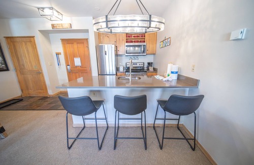 River Run Condo | Close to the Gondola, Walk to shopping and dining
