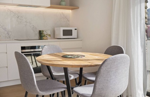 Kawarau Falls Apartment | Close to the remarkable ski field, modern and warm.