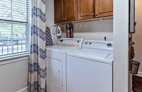 Oxford Condo | Close to the Stadiums and THE GROVE!!!