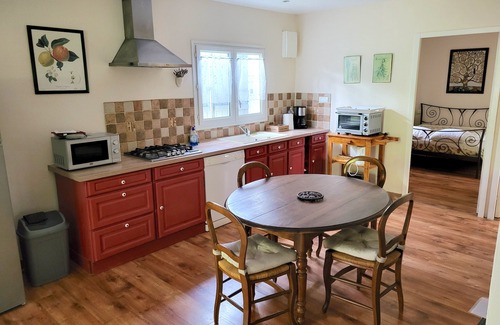 Carpentras House | Close to the Via Venaissia, a haven of peace for nature lovers.