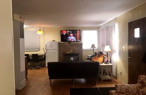 Brethren House | Close to Tippy Dam, Lake Elinor, Dickson Park. Clean & cozy!